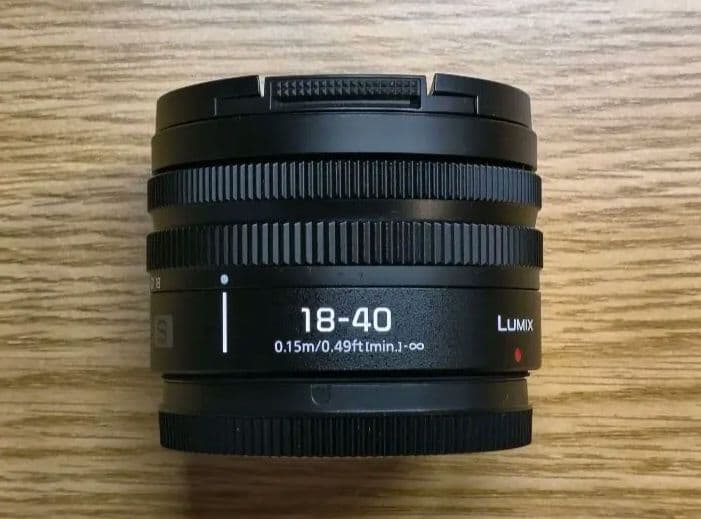 LUMIX　18-40mm ズームレンズ