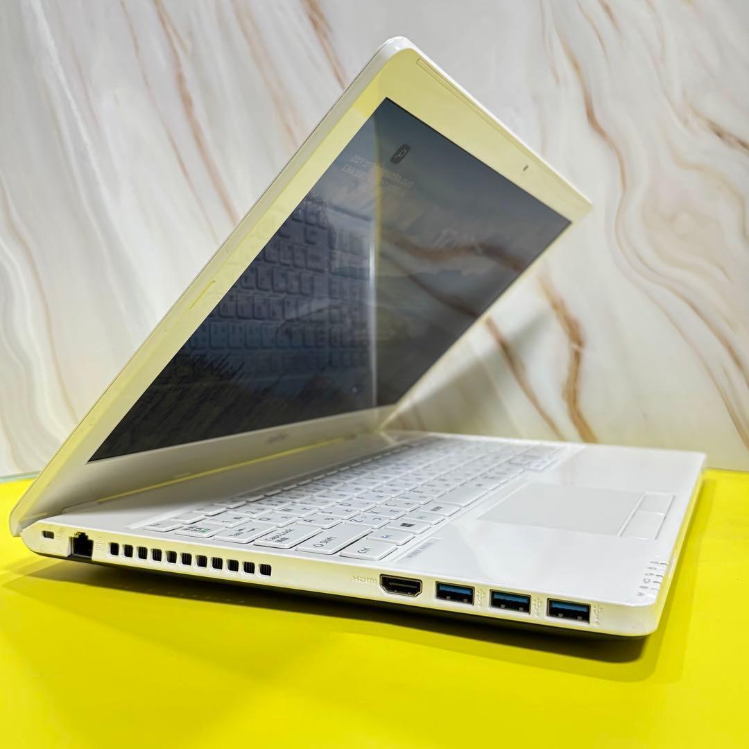 セール完品✨すぐ使えるノートパソコン✨Core i3✨ブルートゥース✨カメラ✨
