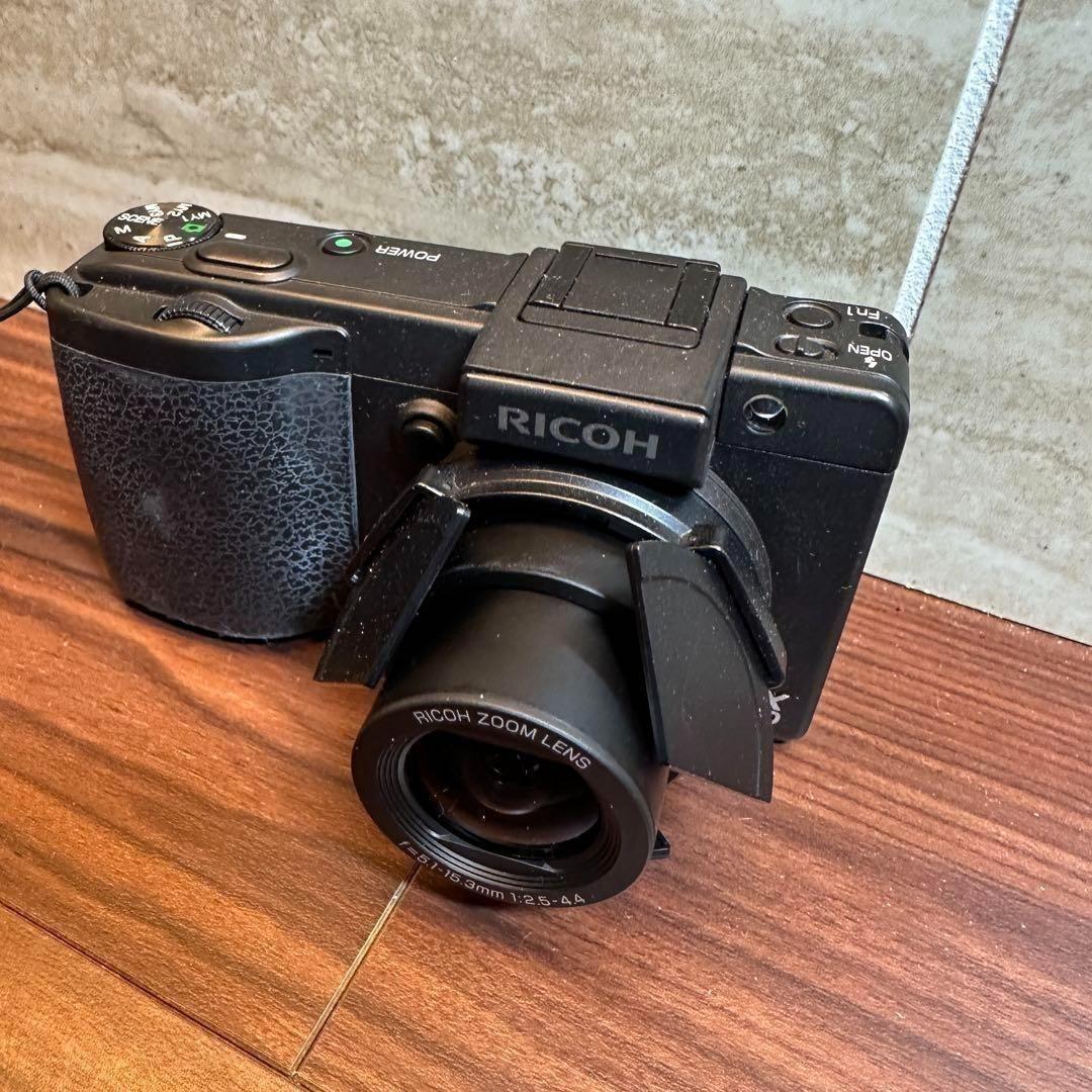 RICOH GX200 デジカメ 2435