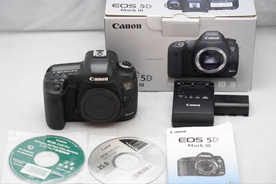 ☆付属品多数☆ キャノン イオス 5D マーⅢ大人気の高性能デジタル1眼レフ機