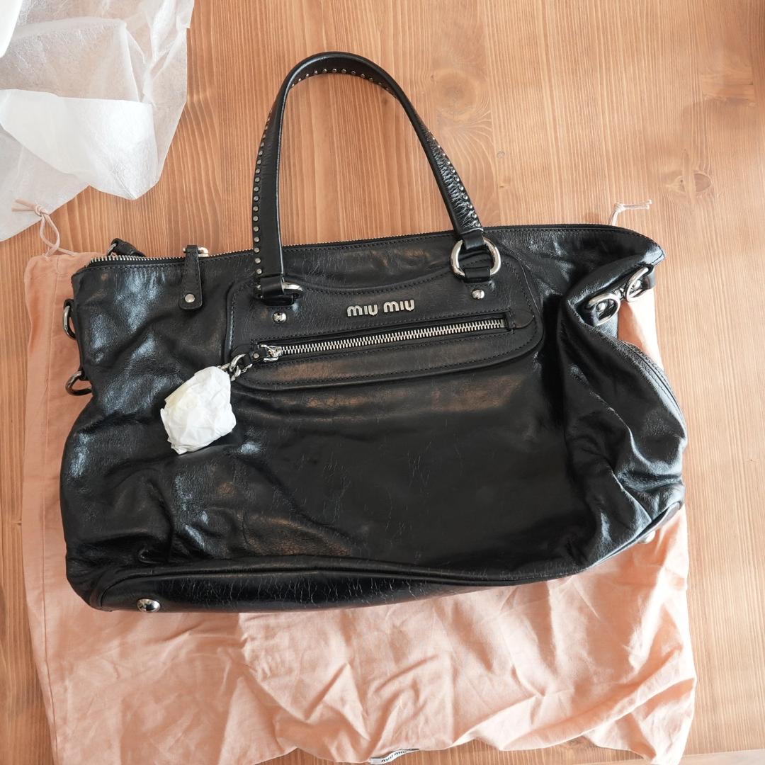 た*ん様 【新品未使用】miu miu 黒 レザー バッグ