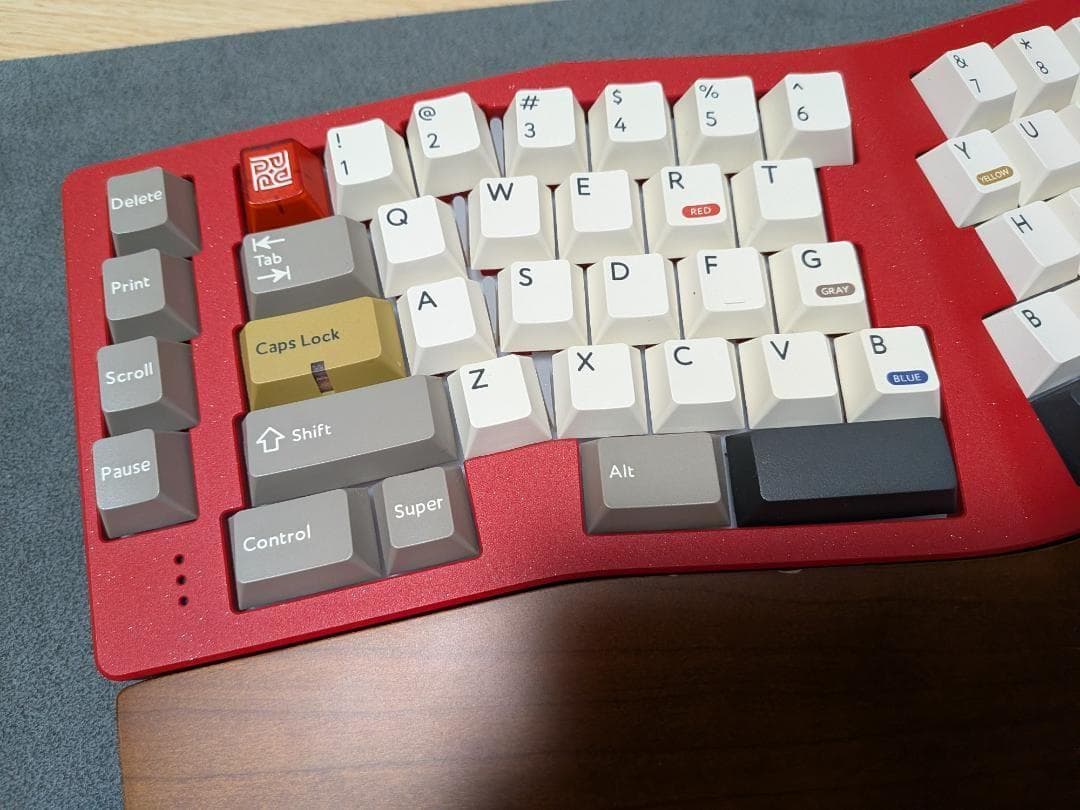 Qwertykes NEO ergo メカニカルキーボード 純正リストレスト付