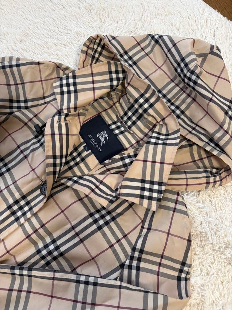 最終限定値下げ！BURBERRY ベージュ チェック柄 レインコート M