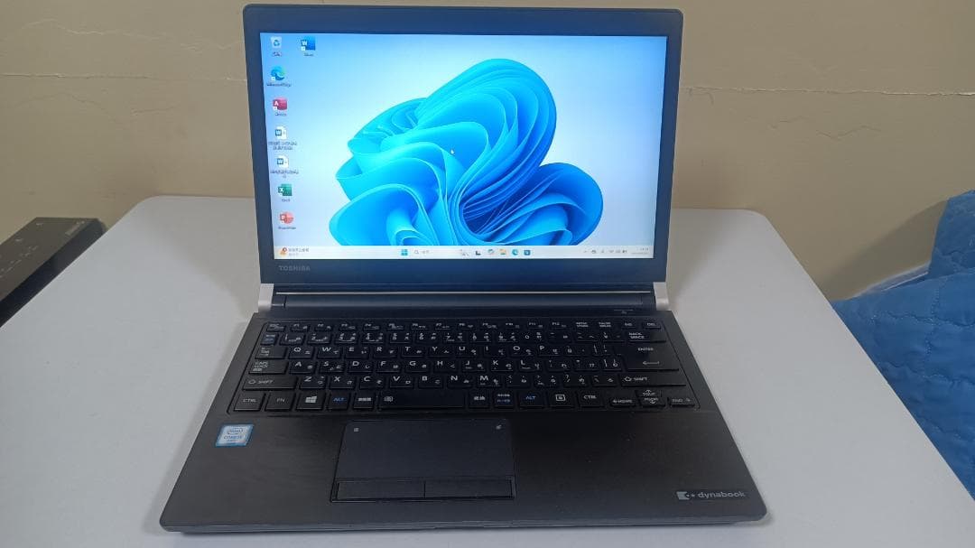 ノートパソコンTOSHIBA 第六世代Core i5 SSD256G メモリ8G
