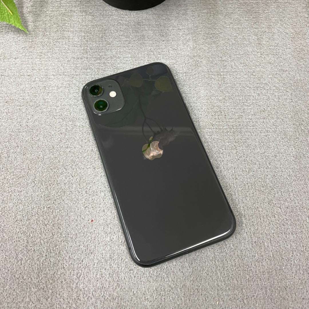 iPhone 11 64Gb ブラック 国内SIMフリー 送料無料