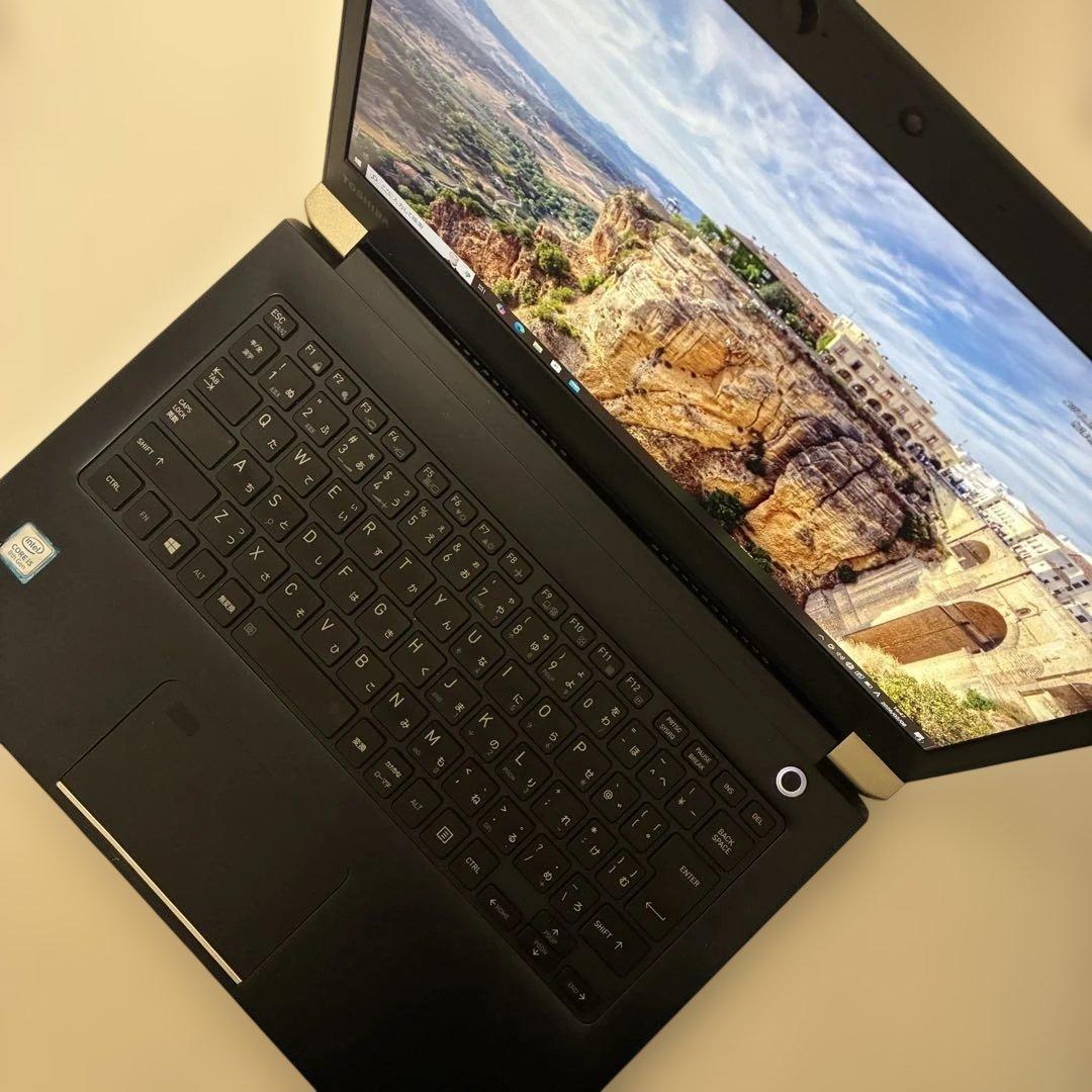 東芝 dynabook U63 Core i5 8350U/4GB/256GB
