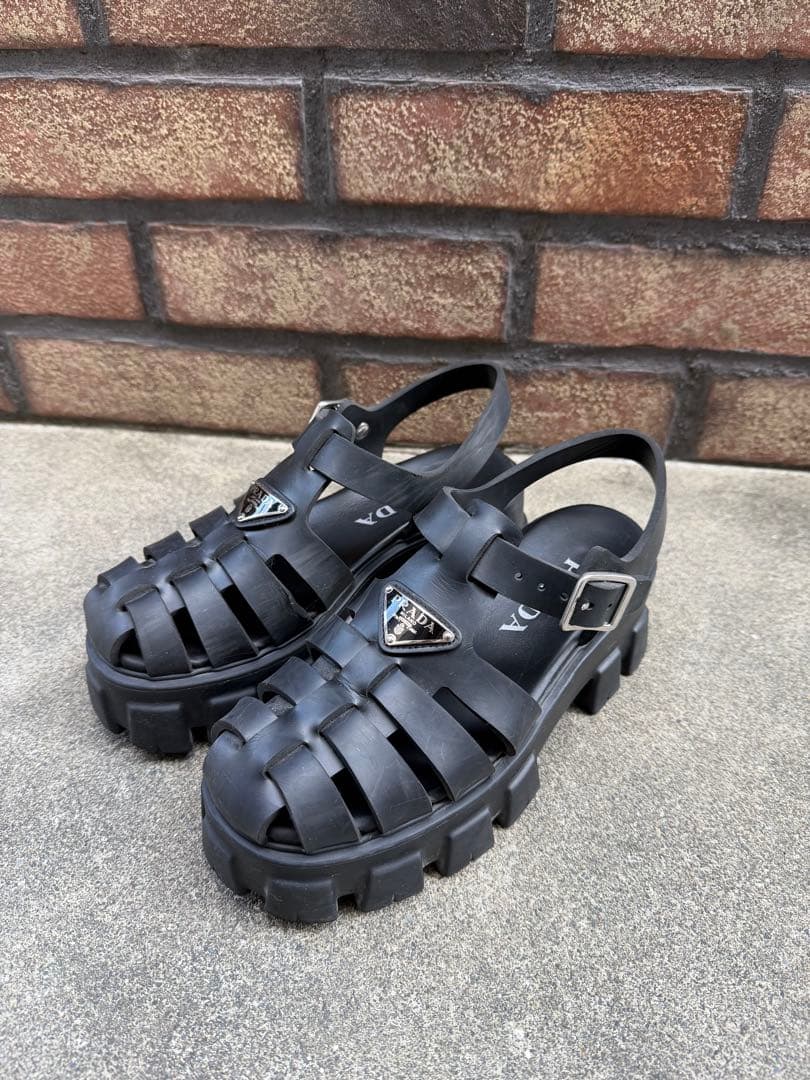 PRADA 厚底サンダル