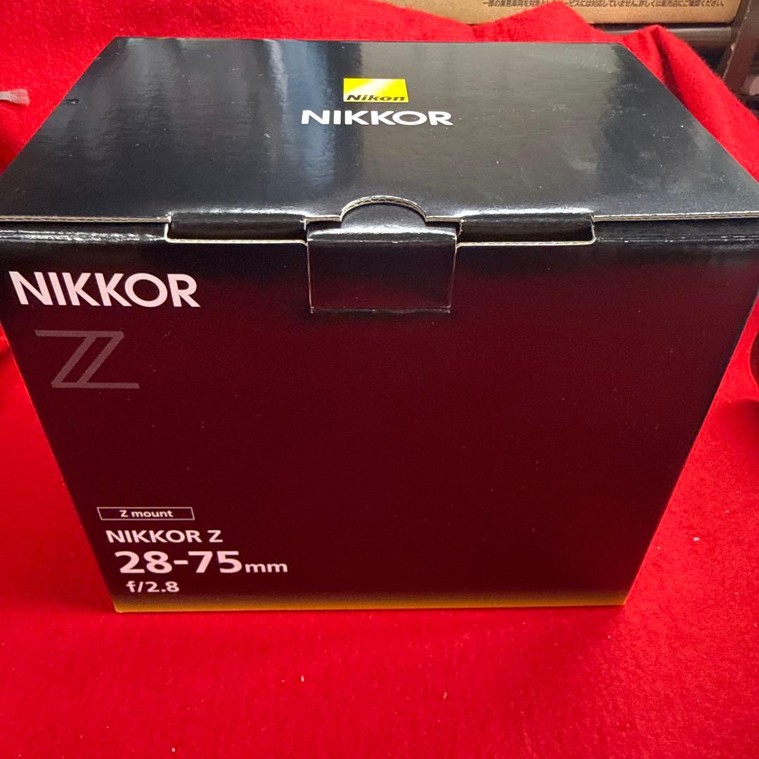 NIKKOR Z 28-75mm f/2.8 ズームレンズ