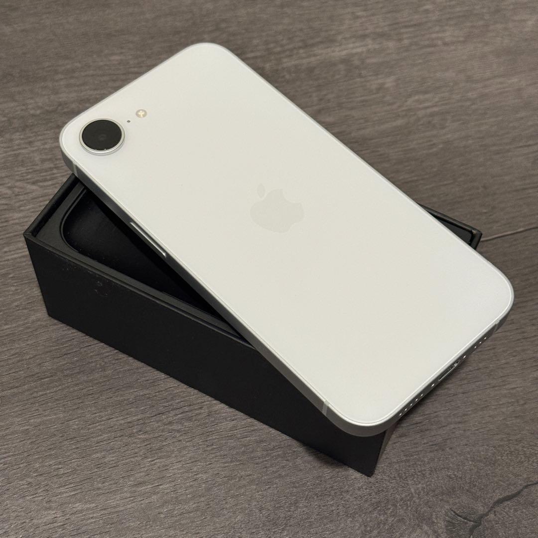 【超美品】iPhone 16e｜256GB｜SIMフリー