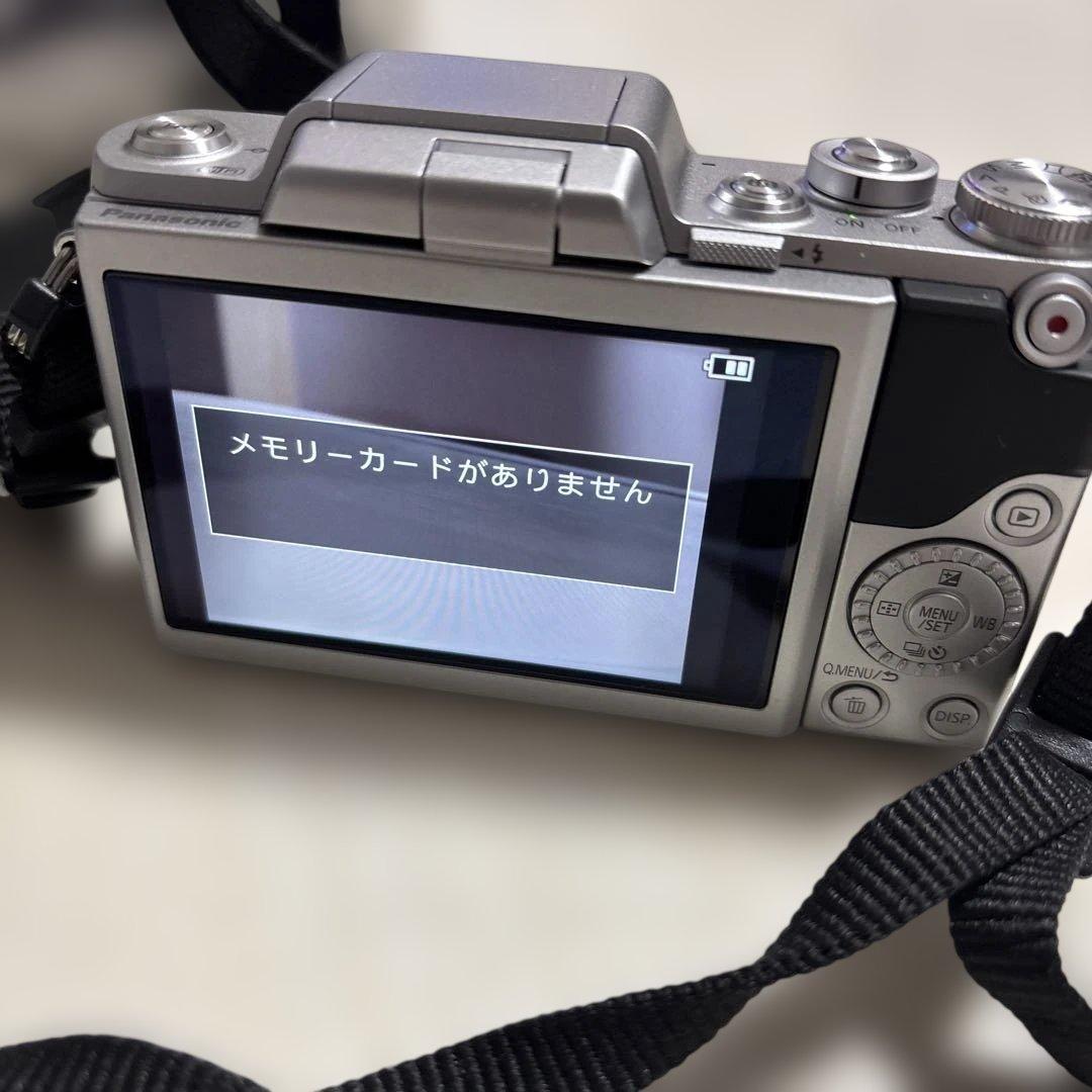 Panasonic DMC-GF7W ミラーレス一眼カメラ　欠品あり