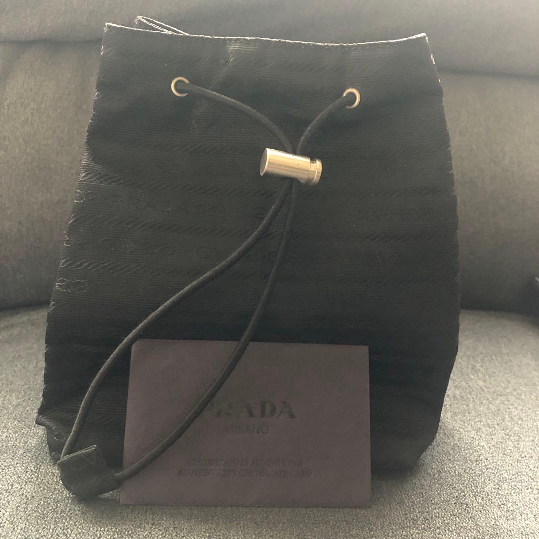 PRADA プラダ　黒色 巾着型ポーチ　バック　ポーチ　巾着