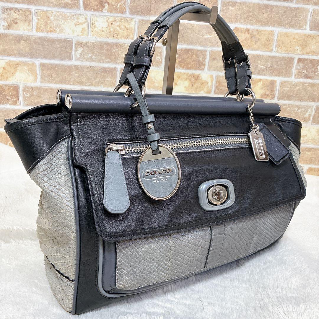 良品　COACH コーチ　トートバッグ　パイソン　チャーム　ターンロック